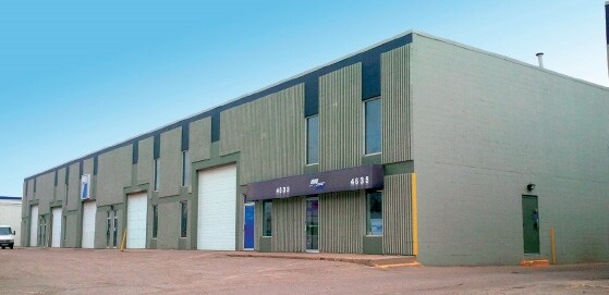 4627 92 Av NW, Edmonton, AB à louer - Photo principale - Image 1 de 1