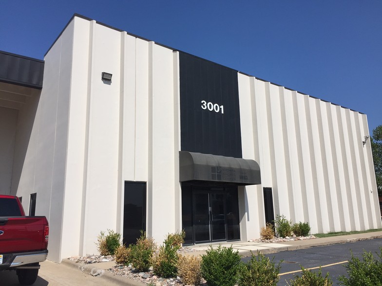 3001 S Madison, Wichita, KS for lease - Building Photo - Image 2 of 6