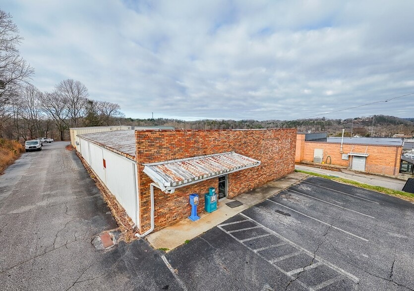 89 Sycamore St, 2 Buildings. portfolio of 2 properties for sale on LoopNet.ca - Building Photo - Image 2 of 29