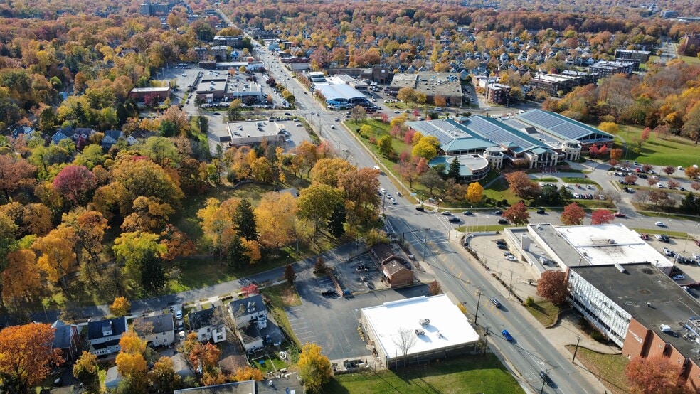 3070 Mayfield Rd, Cleveland Heights, OH à vendre - Photo du bâtiment - Image 2 de 9