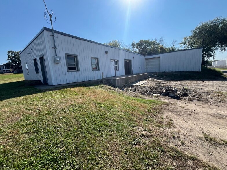 76 21st St, Newport, MN for lease - Building Photo - Image 3 of 11