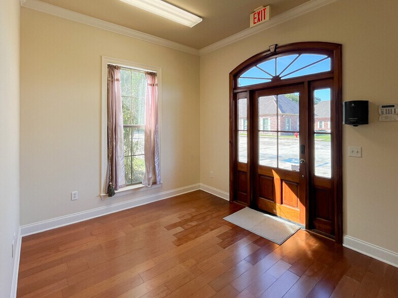 1201 S Purpera Ave, Gonzales, LA à louer - Photo du bâtiment - Image 3 de 12