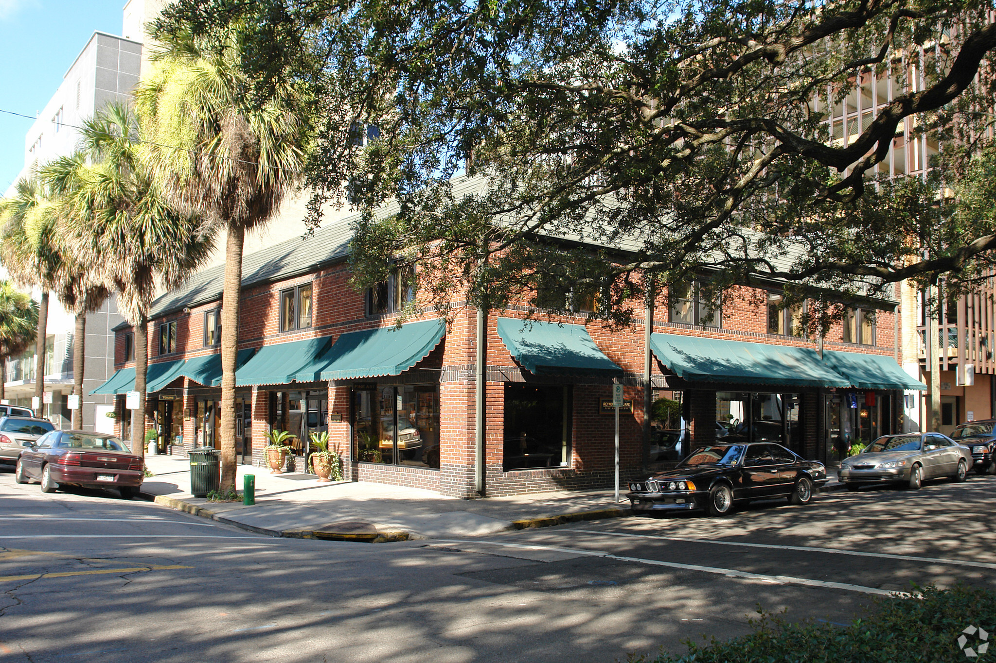 35 Abercorn St, Savannah, GA à louer Photo principale- Image 1 de 6