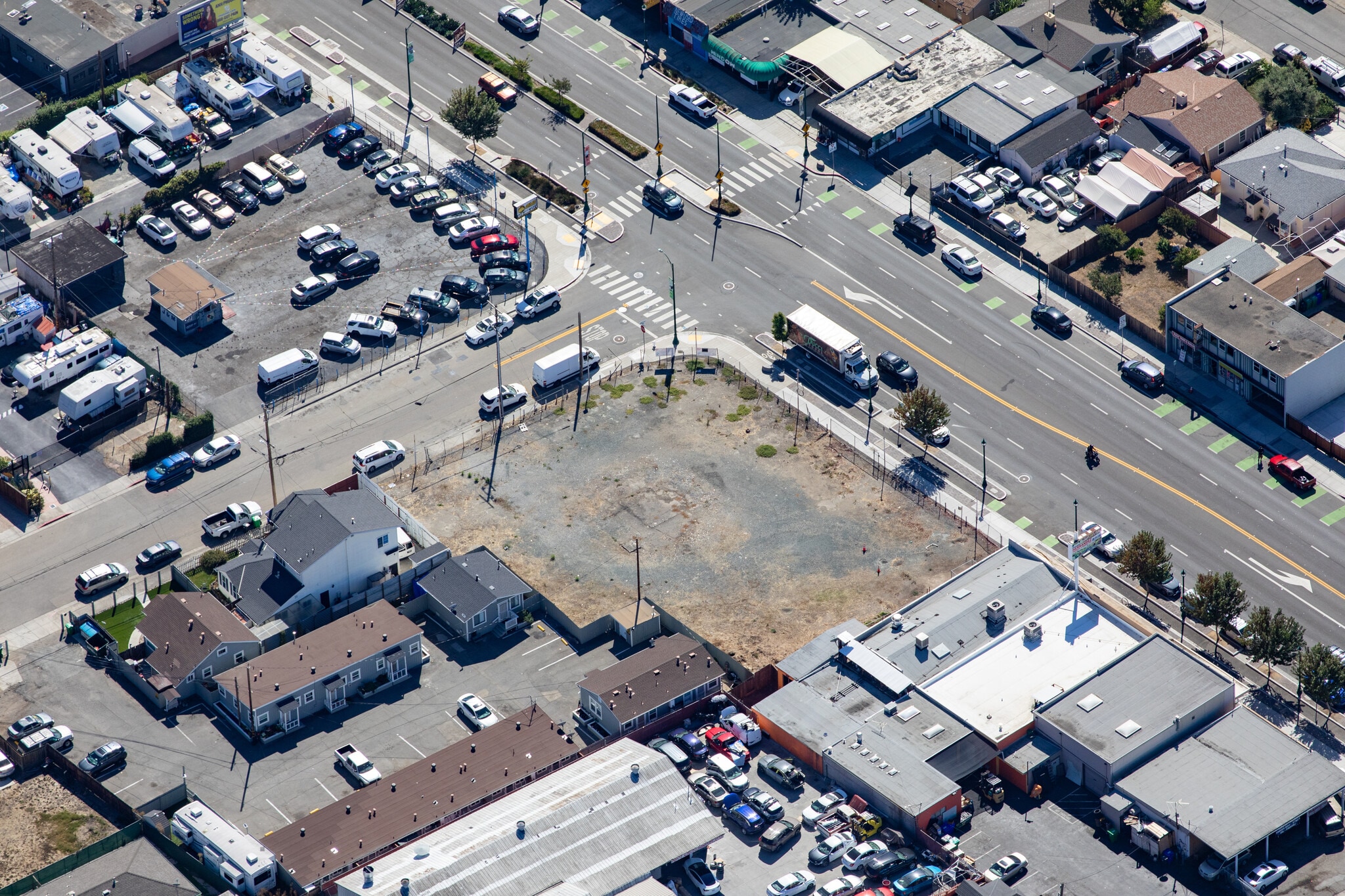 16790 E 14th St, San Leandro, CA for lease Building Photo- Image 1 of 3