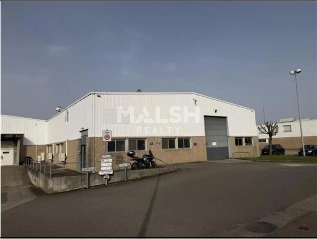 Office in Miribel for lease Building Photo- Image 1 of 4