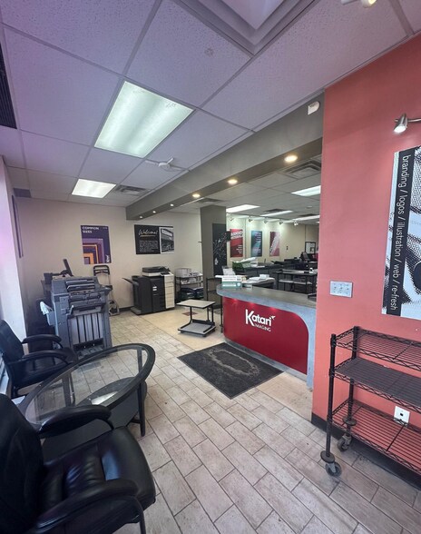 282-284 Elgin St, Ottawa, ON à louer - Photo du bâtiment - Image 3 de 6