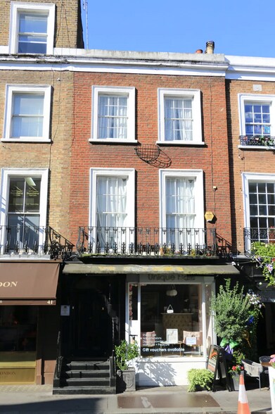 42 Beauchamp Pl, Londres à vendre - Photo principale - Image 1 de 2