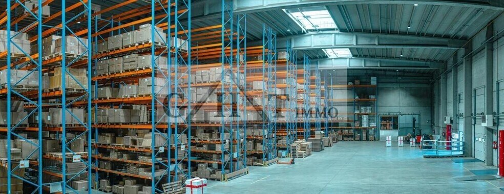 Industrial in Moissy-Cramayel for lease - Building Photo - Image 2 of 3