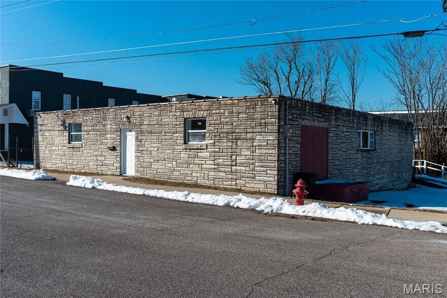 605 E Main Ave, Cuba, MO à vendre - Photo du bâtiment - Image 2 de 5