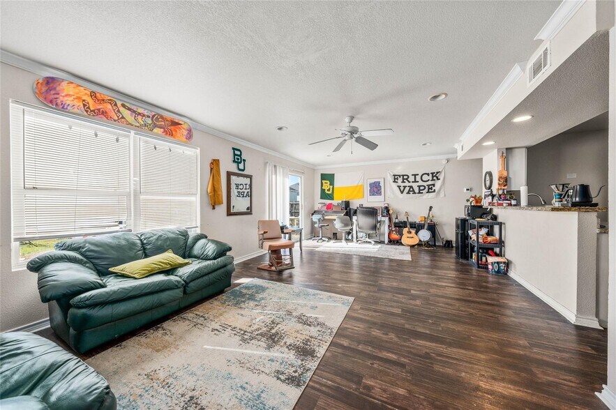 2537 S 3rd St, Waco, TX à vendre - Photo du bâtiment - Image 3 de 19