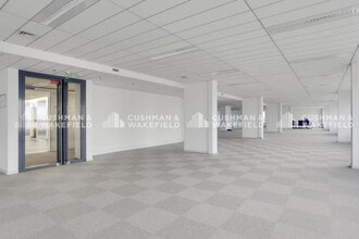 20 Ter Rue De Bezons, Courbevoie for lease Interior Photo- Image 2 of 5