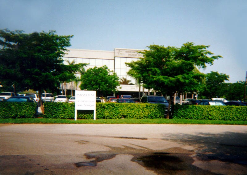 5325 Greenwood Ave, West Palm Beach, FL à louer - Photo du bâtiment - Image 2 de 3