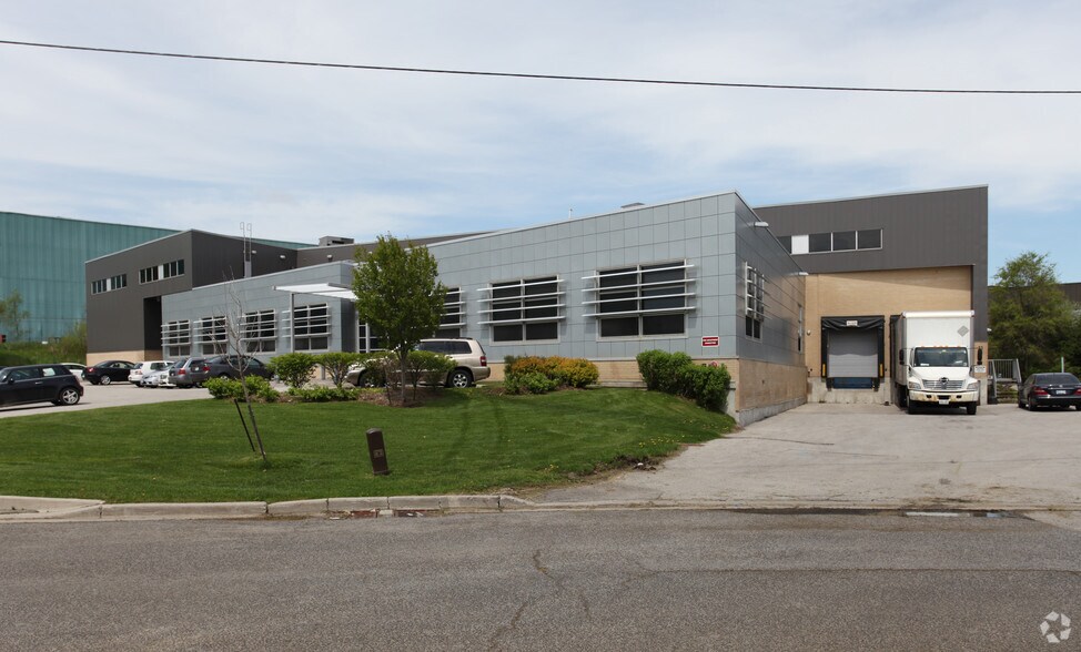 33 Gurney Cres, Toronto, ON à vendre - Photo principale - Image 1 de 1