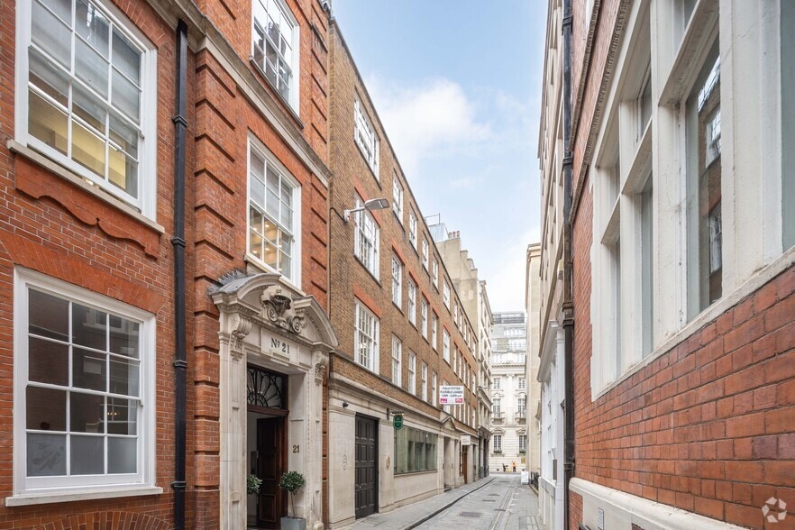 20 Ironmonger Ln, London for lease - Building Photo - Image 3 of 67