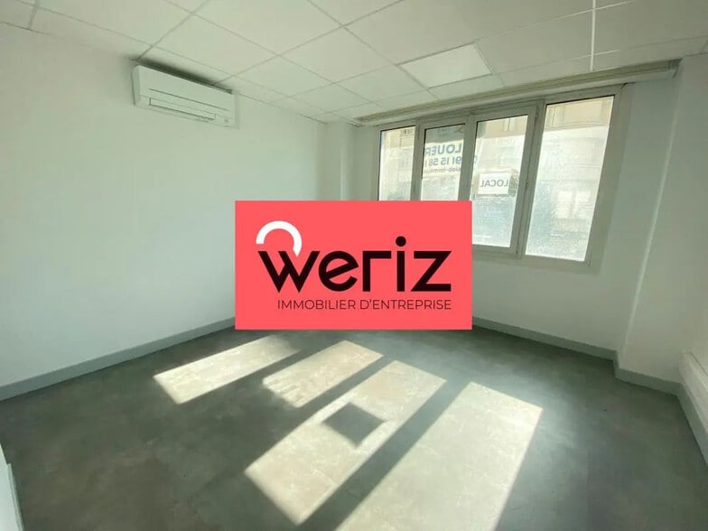 Office in Marseille for lease - Interior Photo - Image 2 of 6