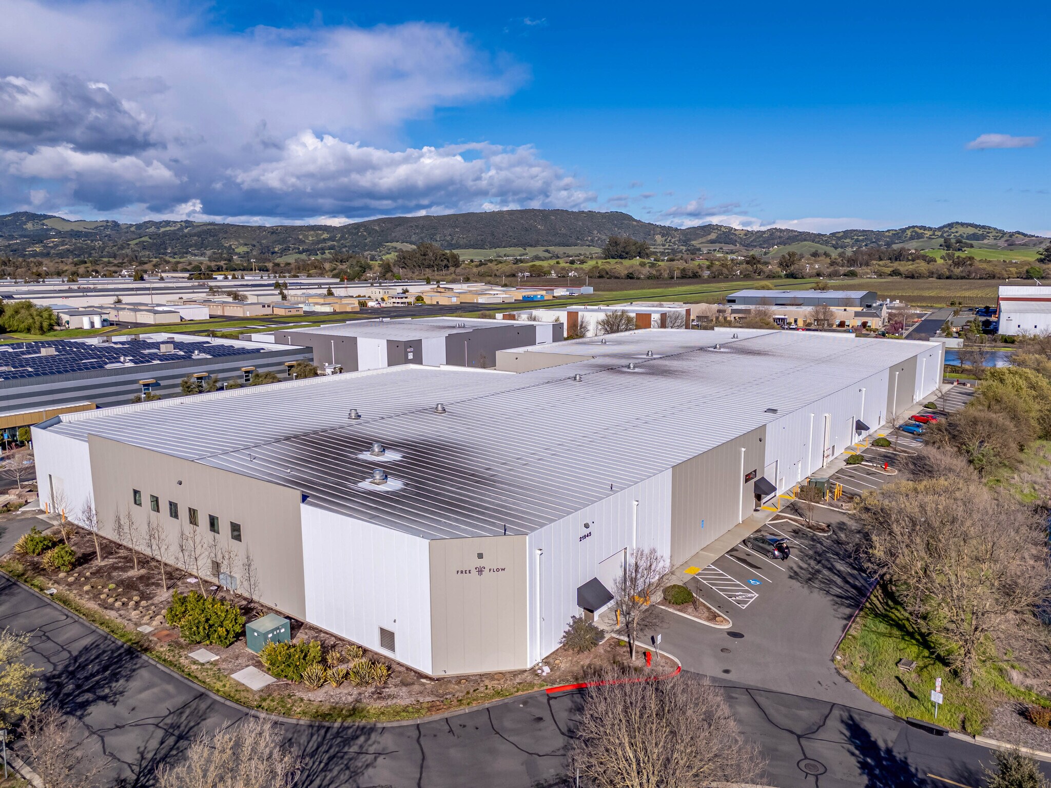 21945 Carneros Lake Ln, Sonoma, CA à louer Photo du bâtiment- Image 1 de 23