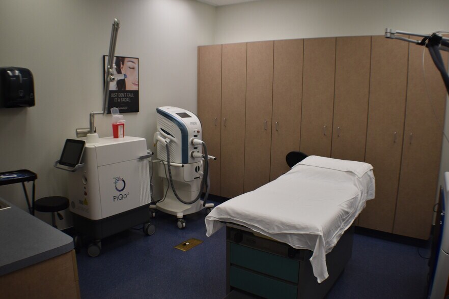 2410 Fire Mesa St, Las Vegas, NV à vendre - Photo du bâtiment - Image 2 de 31