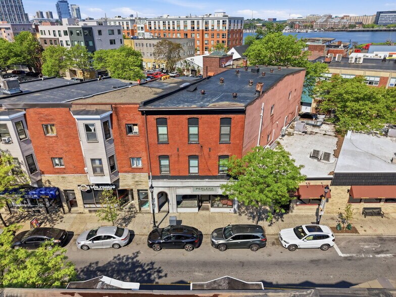 142 Meridian St, Boston, MA à vendre - Photo du bâtiment - Image 3 de 47