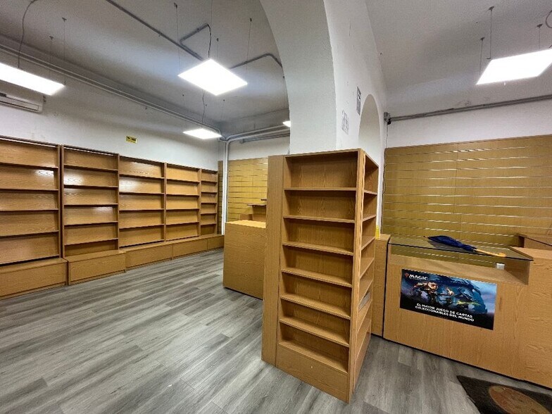 Retail in Madrid, Madrid for lease - Interior Photo - Image 3 of 4