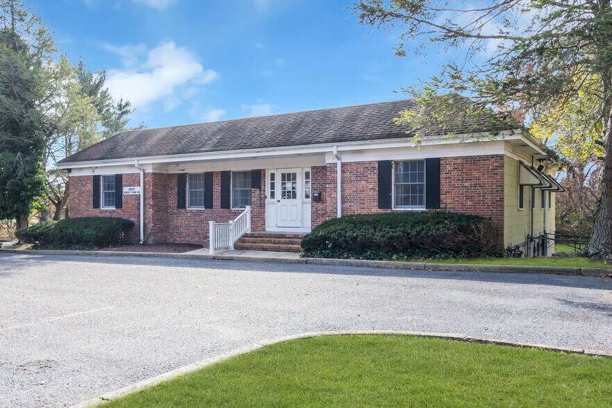 2807 Hurley Pond Rd, Wall Township, NJ à vendre - Photo du bâtiment - Image 3 de 44