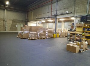 Industrial in Villejust for lease Interior Photo- Image 2 of 3