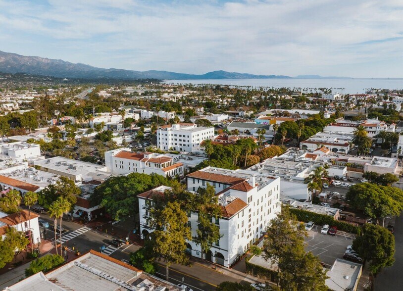 527-537 State St, Santa Barbara, CA à louer - Photo du bâtiment - Image 3 de 63