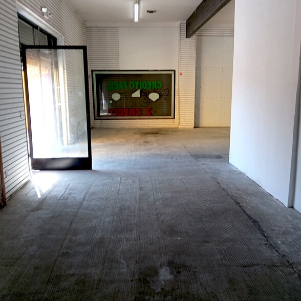 253 W Jefferson Blvd, Los Angeles, CA for lease - Interior Photo - Image 3 of 9