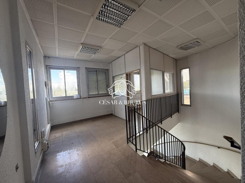 Industrial in Décines-Charpieu for sale - Interior Photo - Image 3 of 5
