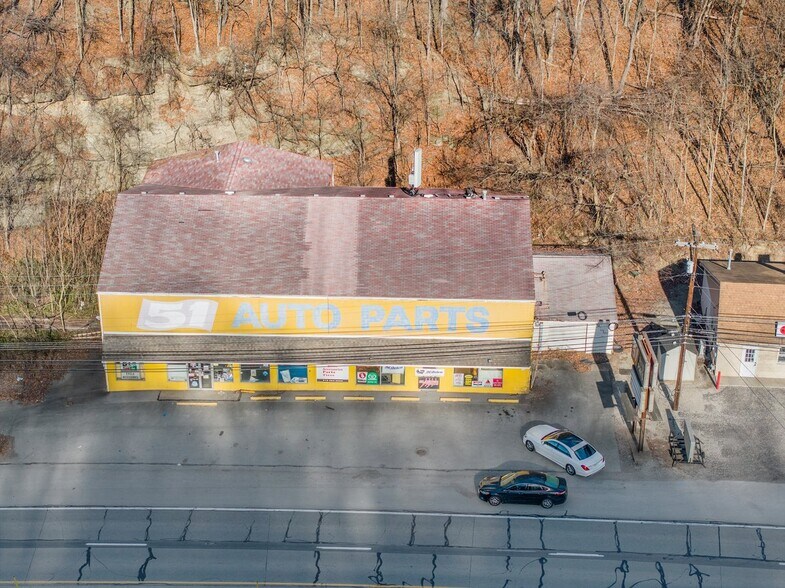 953 Hayden Blvd, Elizabeth, PA for sale - Primary Photo - Image 2 of 15