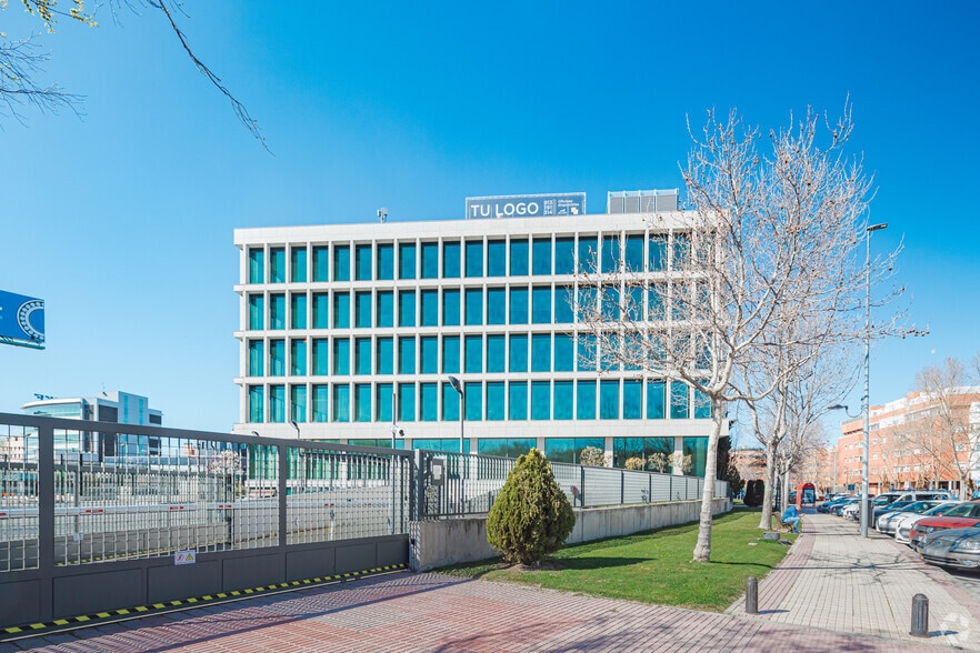 Avenida Vega, 15, Alcobendas, Madrid for lease - Building Photo - Image 3 of 6