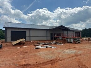 125 Honeysuckle rd, Colbert, GA for lease Building Photo- Image 1 of 11