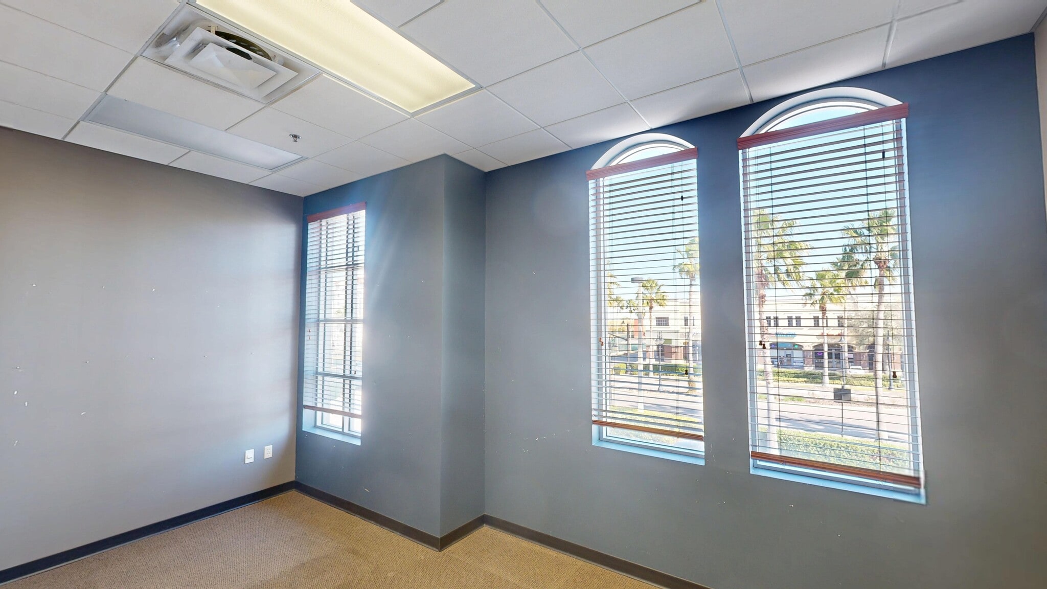 293 E Altamonte Dr, Altamonte Springs, FL for lease Interior Photo- Image 1 of 8
