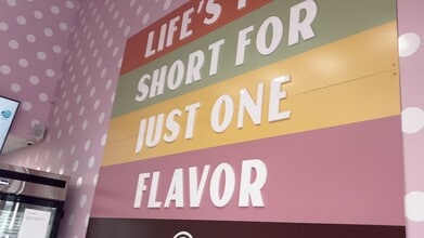 126-128 Duval St, Key West, FL à louer - Vidéo sur l’inscription commerciale