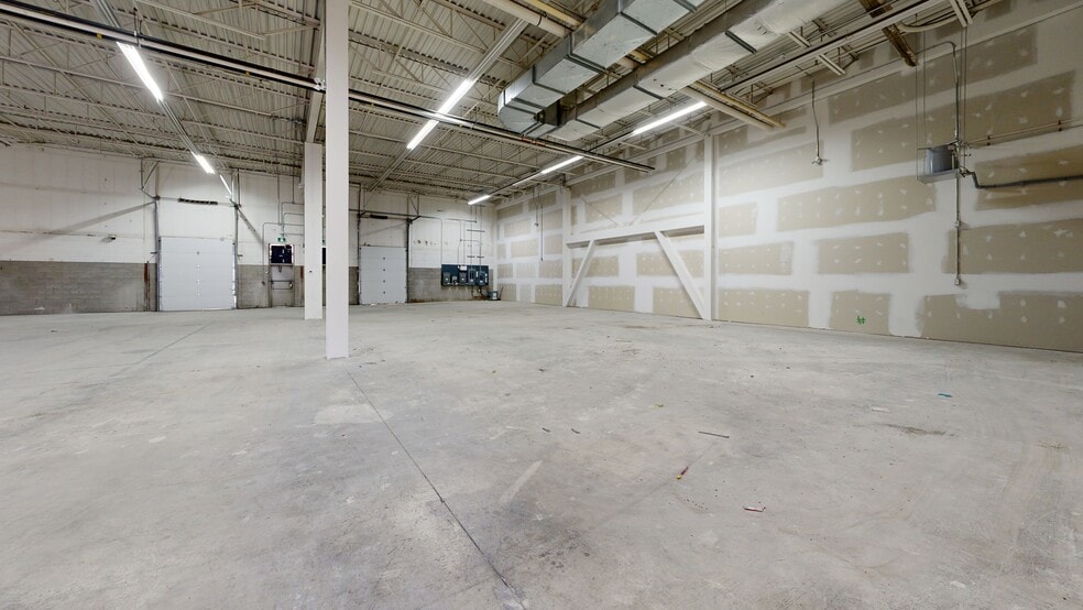 6325-6475 Boul des Grandes-Prairies, Montréal, QC for lease - Matterport 3D Scan - Image 2 of 20