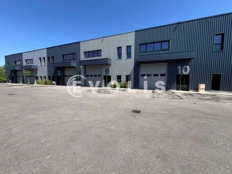 15 Rue Georges Charpak, Bourgoin-Jallieu à vendre - Photo du bâtiment - Image 2 de 21