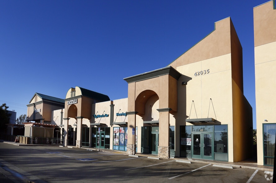 42035 10th St W, Lancaster, CA for lease - Building Photo - Image 1 of 4