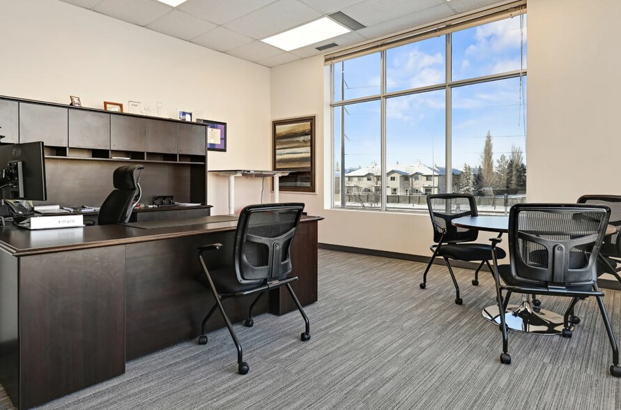 10820 24th St SE, Calgary, AB à vendre - Photo intérieure - Image 2 de 9