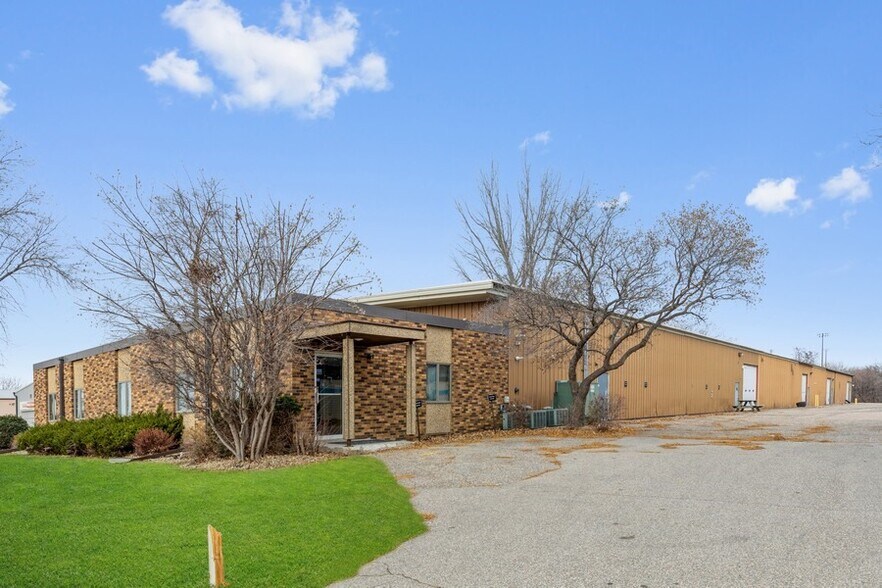 725 Spiral Blvd, Hastings, MN à louer - Photo du bâtiment - Image 3 de 4
