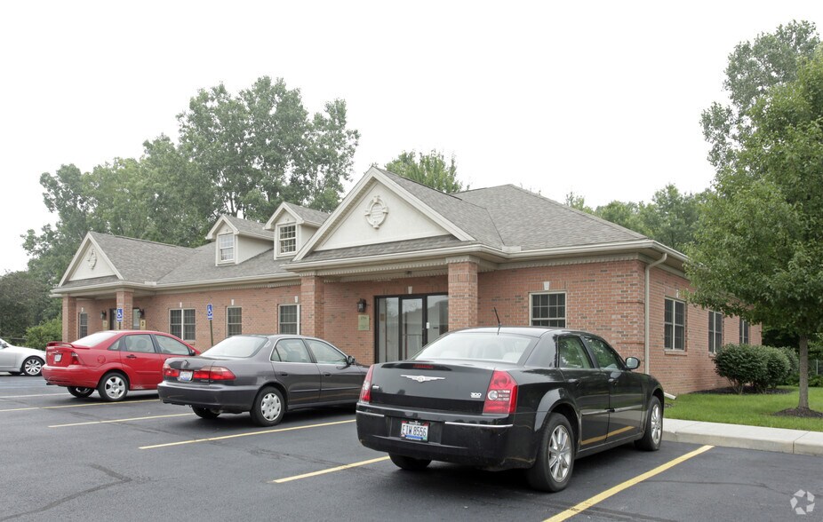 2750 Centennial Rd, Toledo, OH for lease - Building Photo - Image 2 of 3