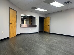 121 E Ravine Rd, Kingsport, TN for lease Building Photo- Image 1 of 13