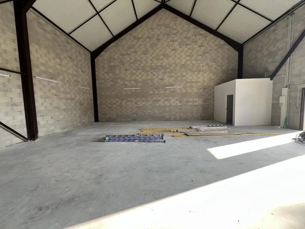 Flex in Reims for lease Interior Photo- Image 1 of 6