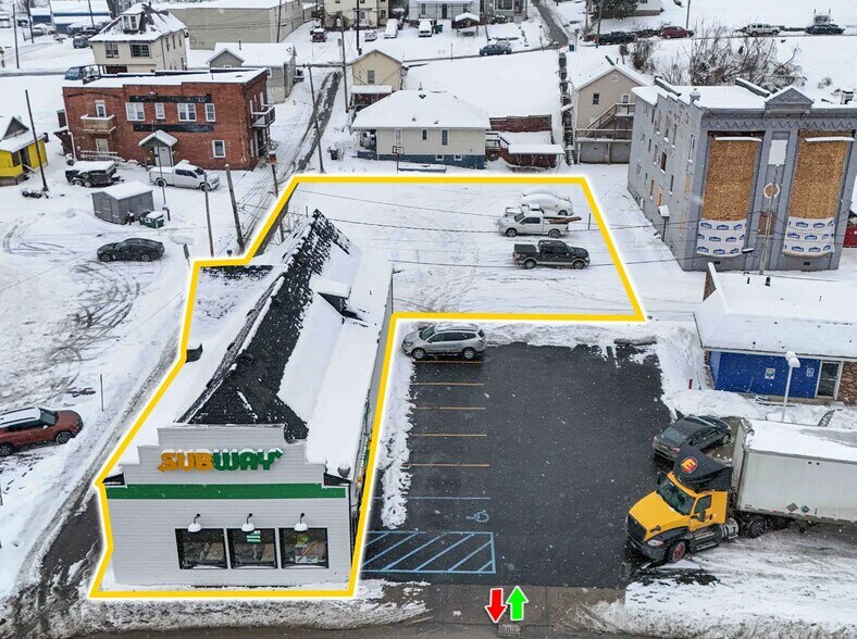 822 W Pike St, Clarksburg, WV à vendre - Photo du bâtiment - Image 3 de 7