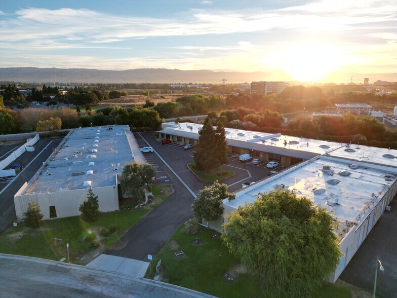 2510-2532 Seaboard Ave, San Jose, CA à louer - Photo du bâtiment - Image 2 de 12