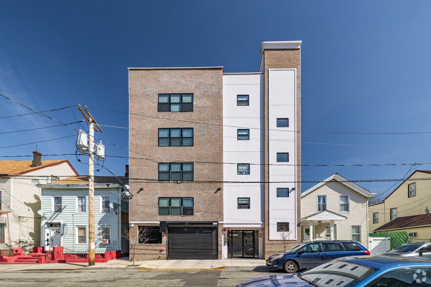 135 Beech St, Paterson, NJ for sale - Building Photo - Image 2 of 5