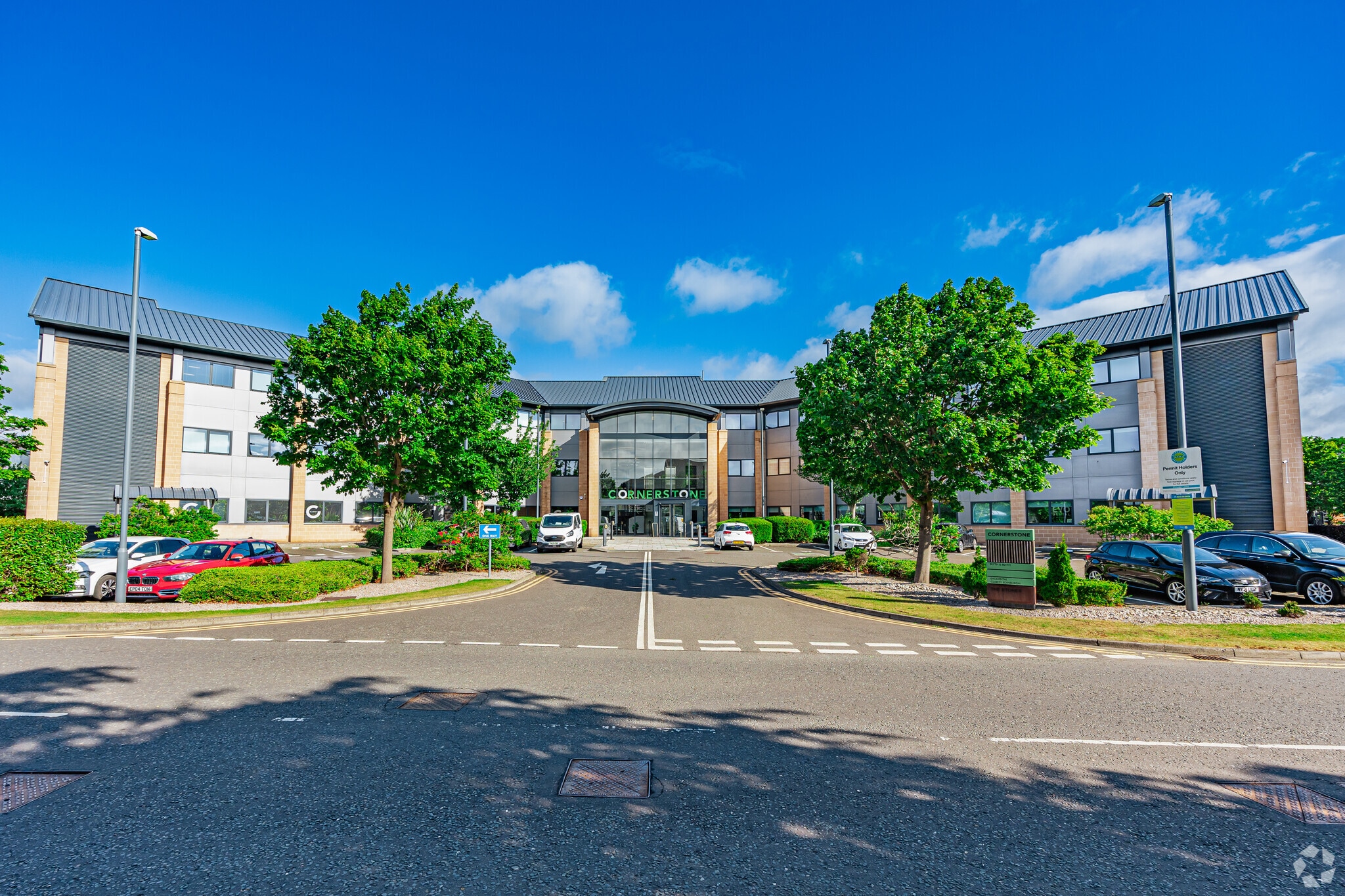 60 South Gyle Crescent, Edinburgh for lease Primary Photo- Image 1 of 20