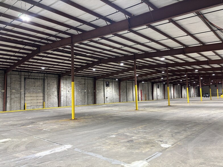 5545 Shawland Rd, Jacksonville, FL for lease - Building Photo - Image 3 of 11