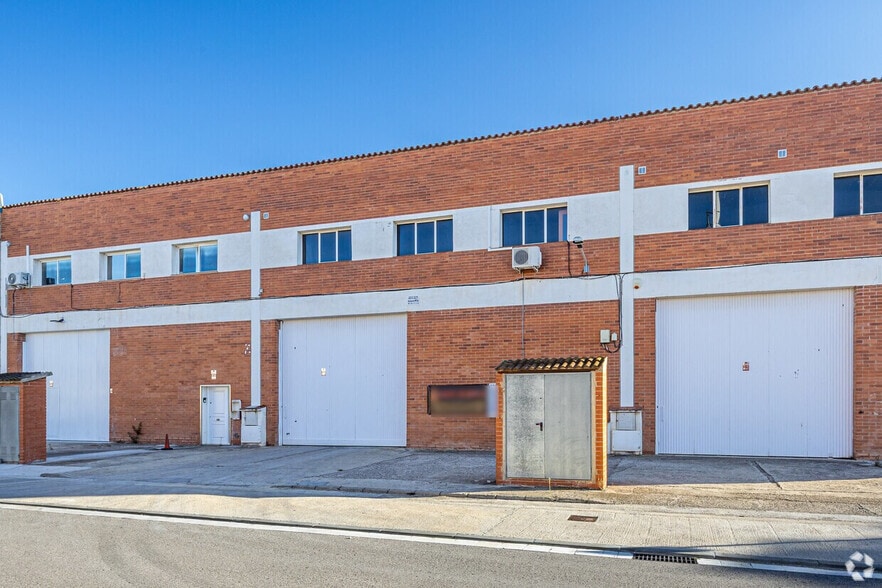 Sant Esteve Sesrovires portefeuille de 2 propriétés à vendre sur LoopNet.ca - Photo intérieure - Image 1 de 6