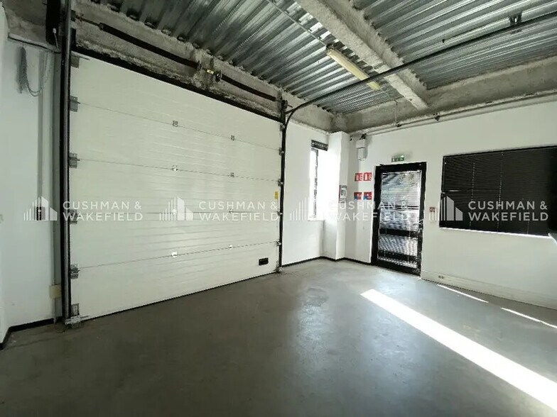 Flex in Entzheim for lease - Interior Photo - Image 2 of 5