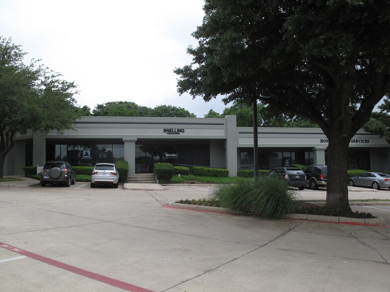 625 Dallas Dr, Denton, TX à louer - Photo du bâtiment - Image 3 de 5