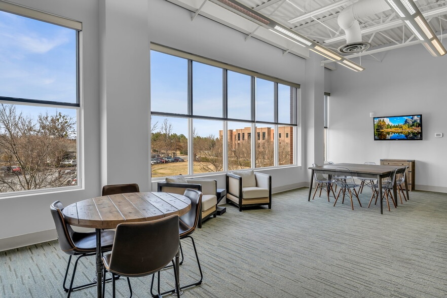 5 Legacy Park Rd, Greenville, SC for lease - Interior Photo - Image 2 of 6